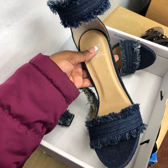 Heels - Picture 2 of 2